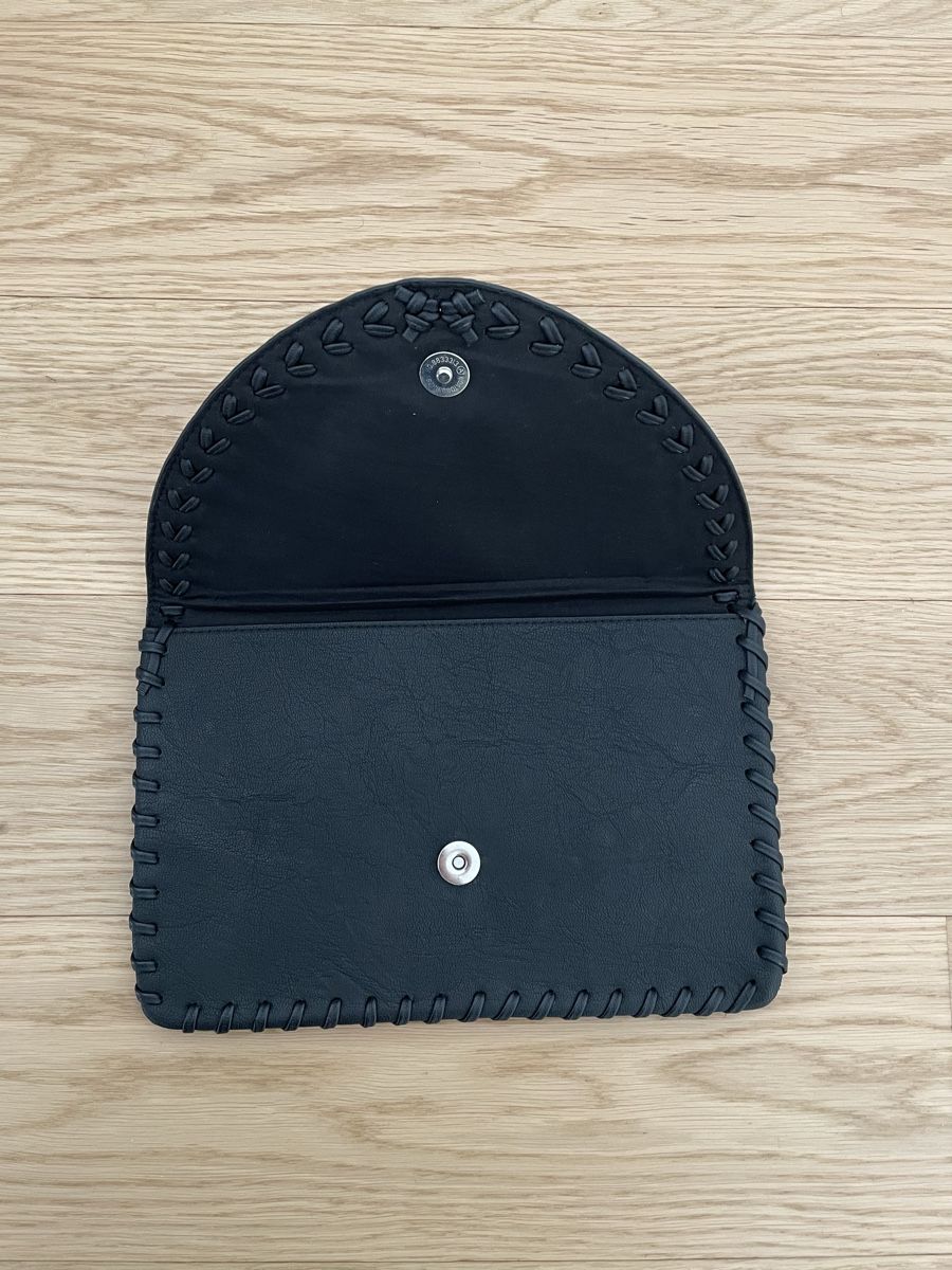 Borse da donna: Clutch Bershka – Usato da Wichtrach venduto da estrella03 1