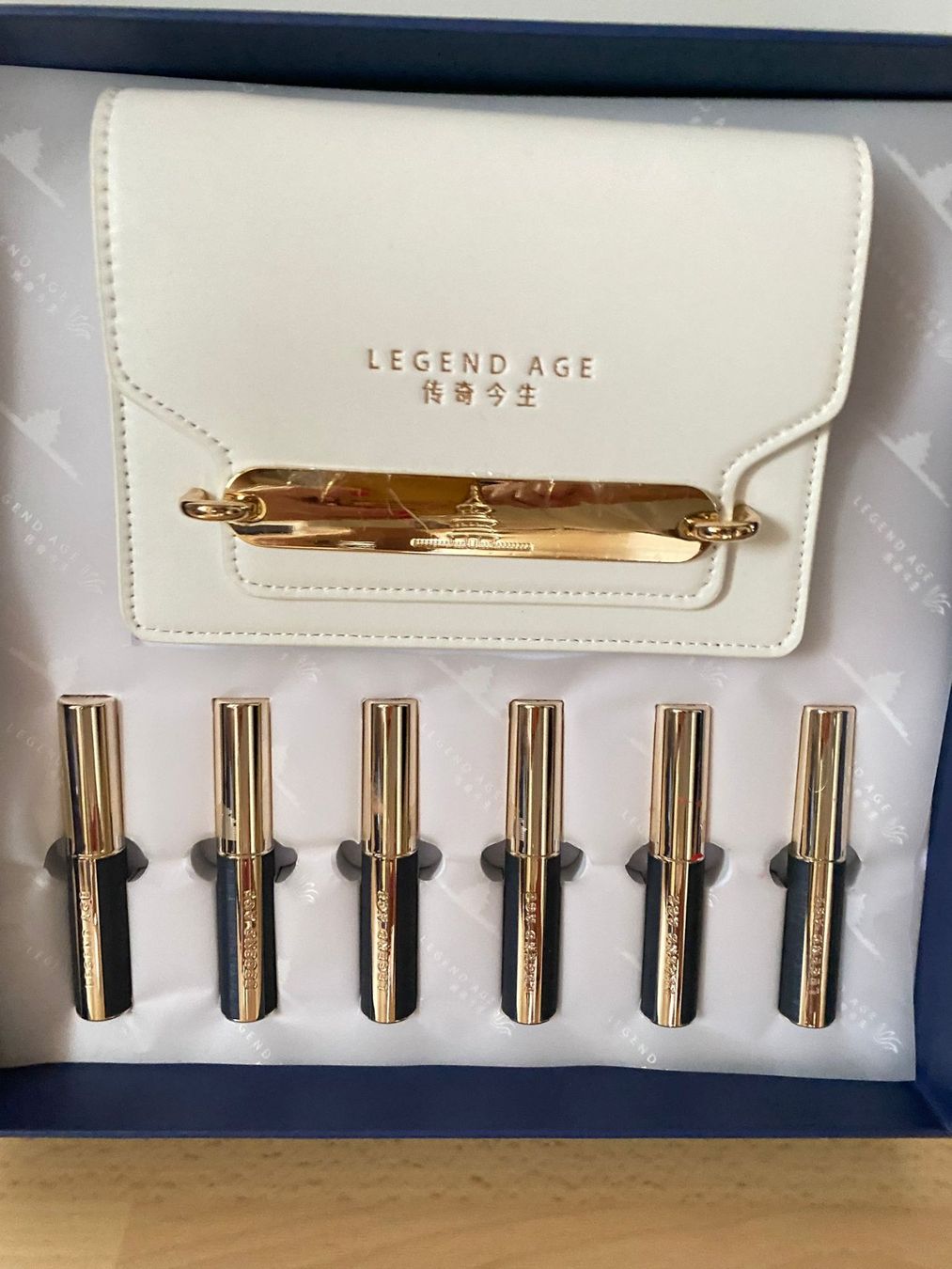 Make-up: Legend Age Lippenstift Set + Tasche NEU – Nuovo e nell'imballaggio originale da Rothrist venduto da lil_tg5m