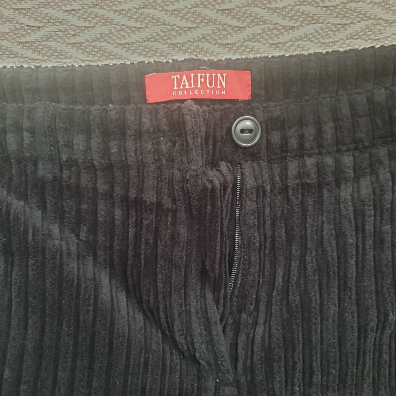 Taifun Hosen: Taifun Cordhose Gr. 42 – Neu (gemäss Beschreibung) aus Frenkendorf von Moon111 1