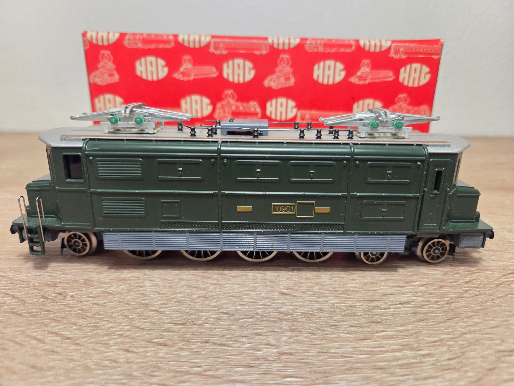 Hag Trains électriques: Hag 141 E-Lok Ae 4/7 SBB H0 – D'occasion à St-Aubin-Sauges par Lo_Go