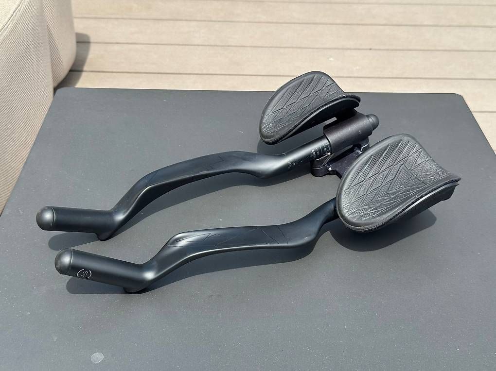 Pièces détachées: Canyon Aeroad Aerobars / Conversion Kit (Triathlon) – D'occasion à Männedorf par Kung_Fu_Panda