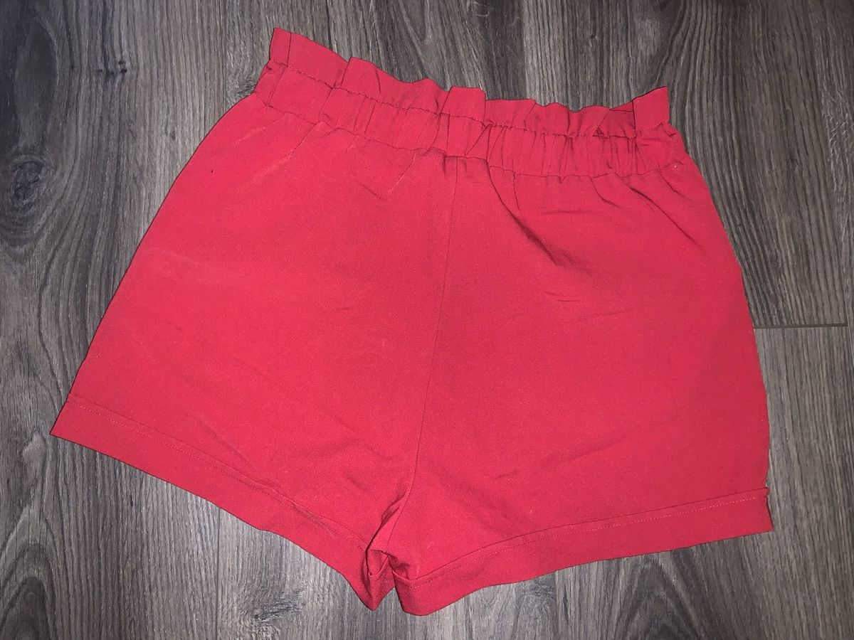 Tally Weijl Pantaloni: Rote Shorts Tally Weijl – Usato da Gondiswil venduto da lor_2rkz 1