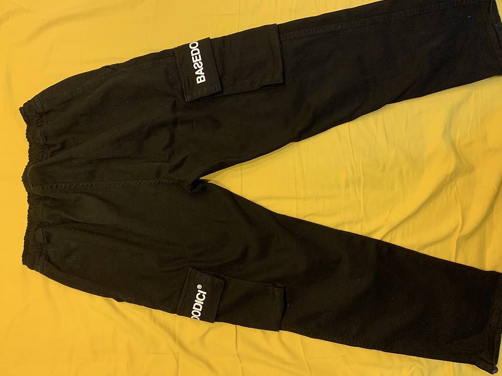 Hosen: Pantaloni Basedodici Neri S – Gebraucht aus Pregassona von pat_8ncg 1