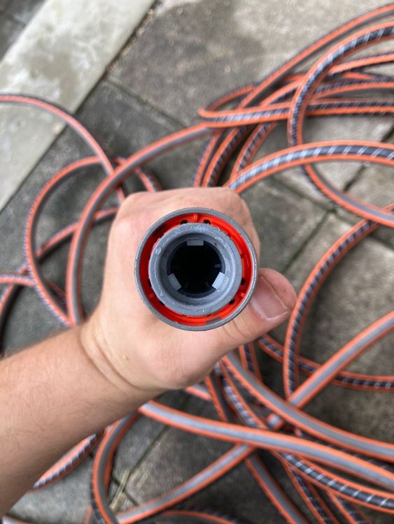 Gardena Gartenschlauch 30 Meter mit Halterung und Spritze Kaufen auf