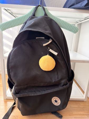 Schwarzer Converse Rucksack gross, für alles geignet.