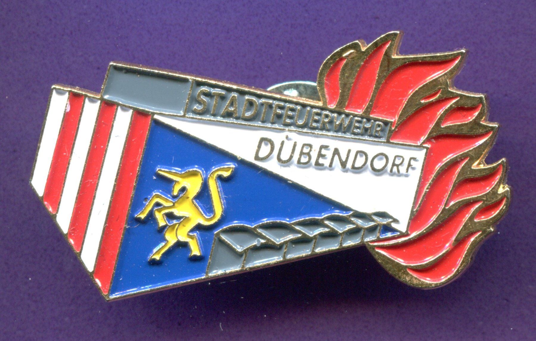 Placchette & Badge: Stadtfeuerwehr  DÜBENDORF – Usato da Winterthur venduto da Sammleroase