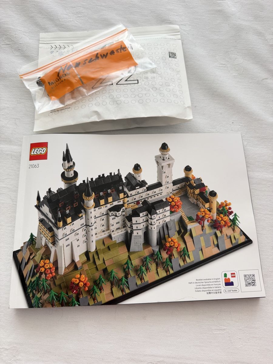 Lego Jeux de construction: Lego Schloss Neuschwanstein – D'occasion à Einsiedeln par ironlady3 7