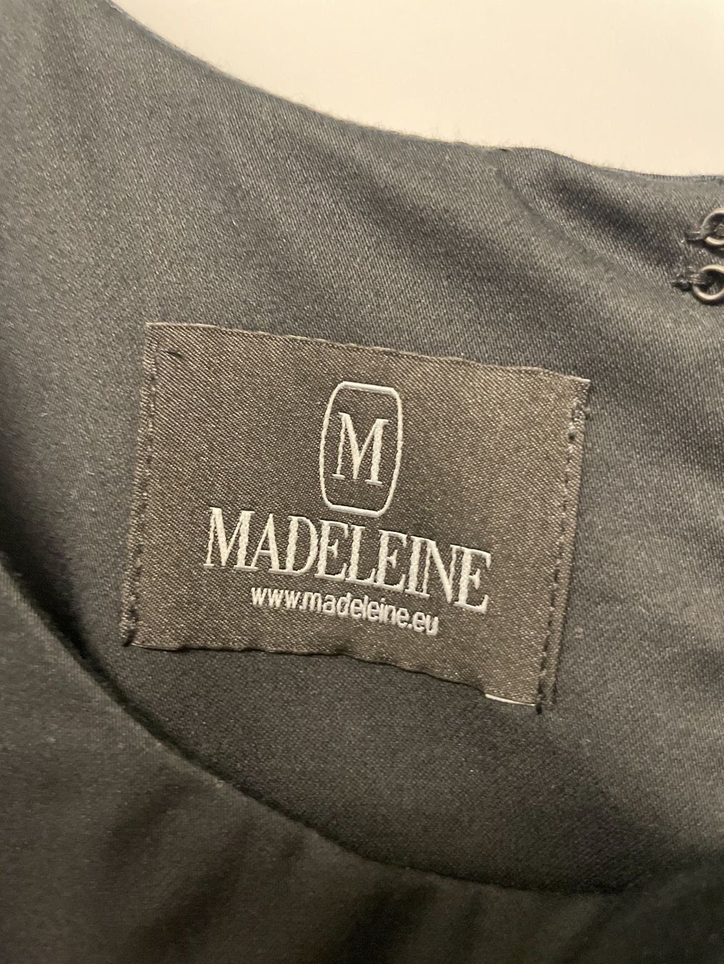 Madeleine Vestiti: Madeleine Abendkleid aus Baumwolle – Nuovo (secondo la descrizione) da Grenchen venduto da servet.t 1