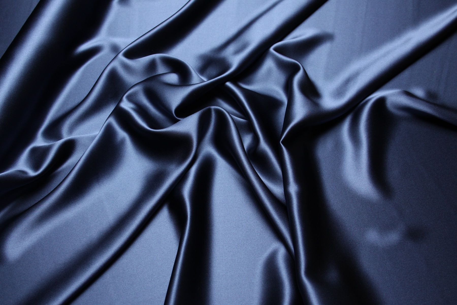 Tissus: Seide Satin elastische Elastan Lycra – Neuf avec emballage d'origine à Remscheid par grosshandelasteria