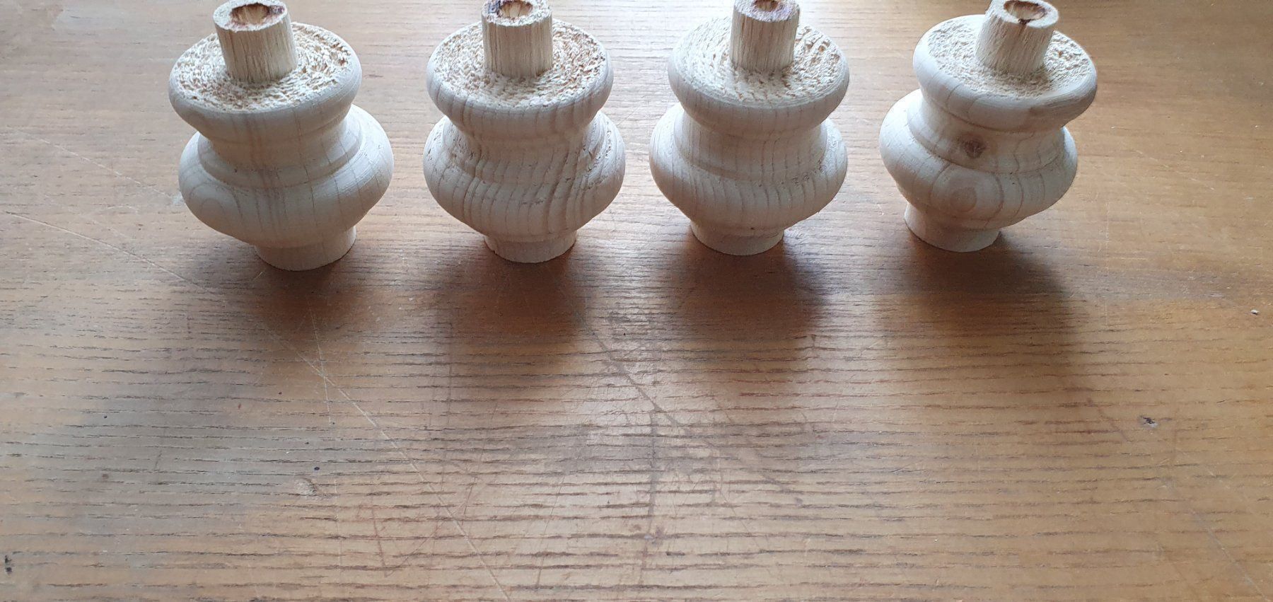 Articles en bois: 4 Kugelfüsse – D'occasion à Flawil par Naphtali 5
