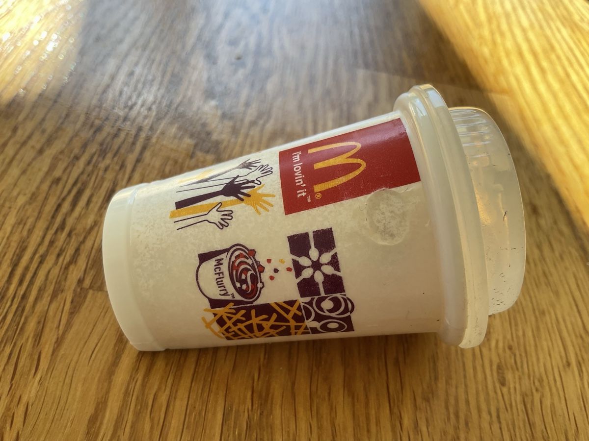 Calamite: McDonalds Magnet Becher – Usato da Unterägeri venduto da Sukal 1