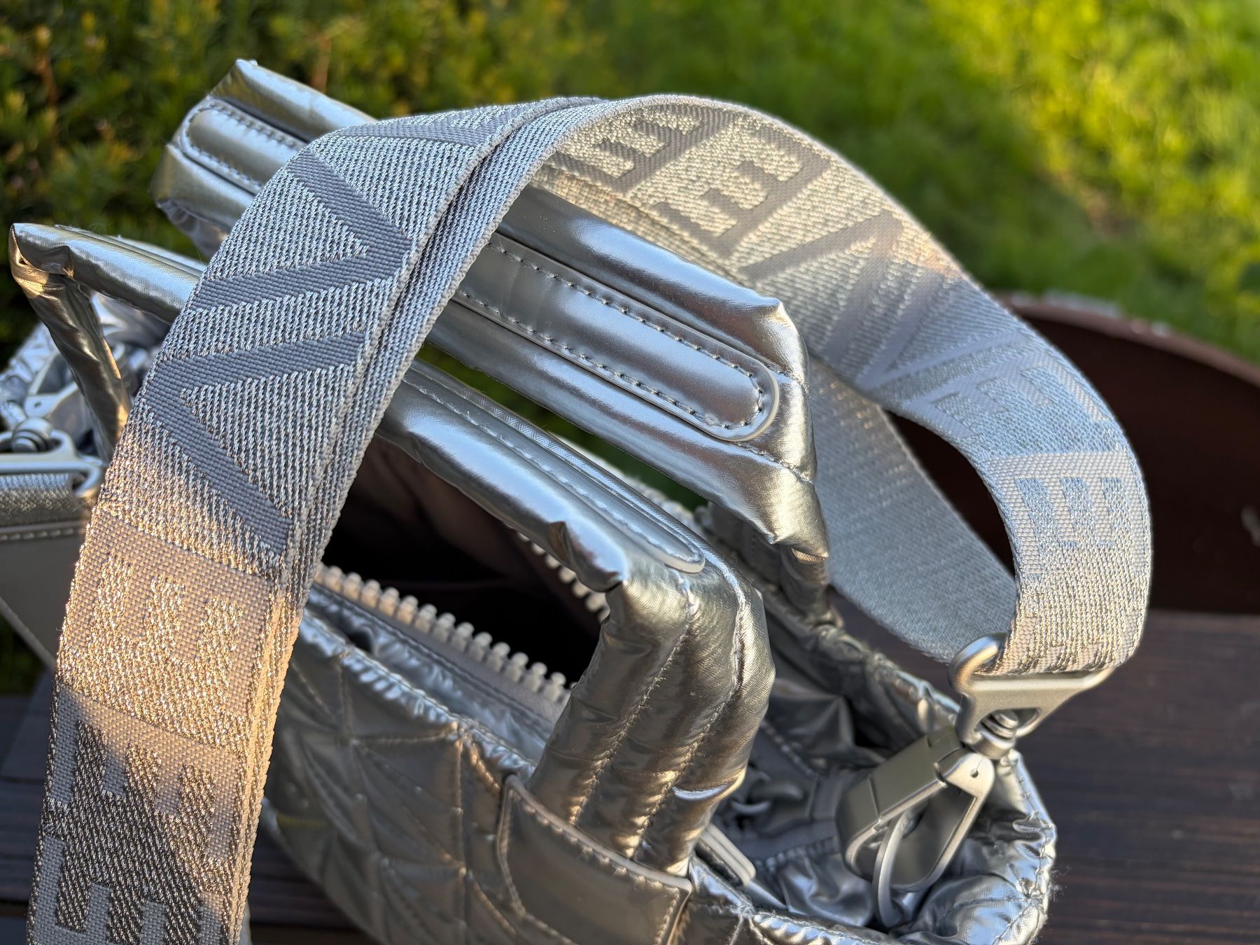Taschen für Damen: Vee Collective - Tote Mini - Chrome Metallic – Gebraucht aus Wallisellen von m_p_sl9d 2