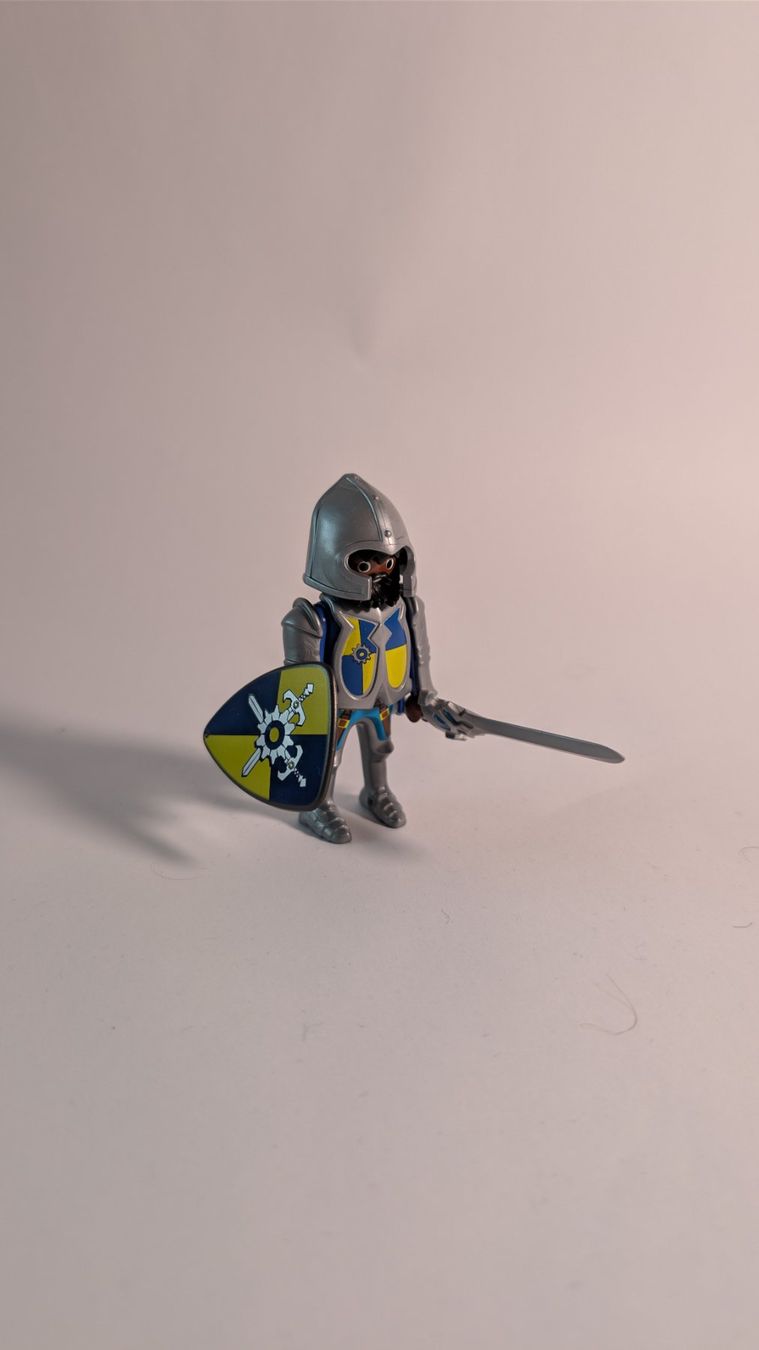 Playmobil Giocattoli: Playmobil Einzelfigur 02 - Ritter – Usato da Luzern venduto da oreslas