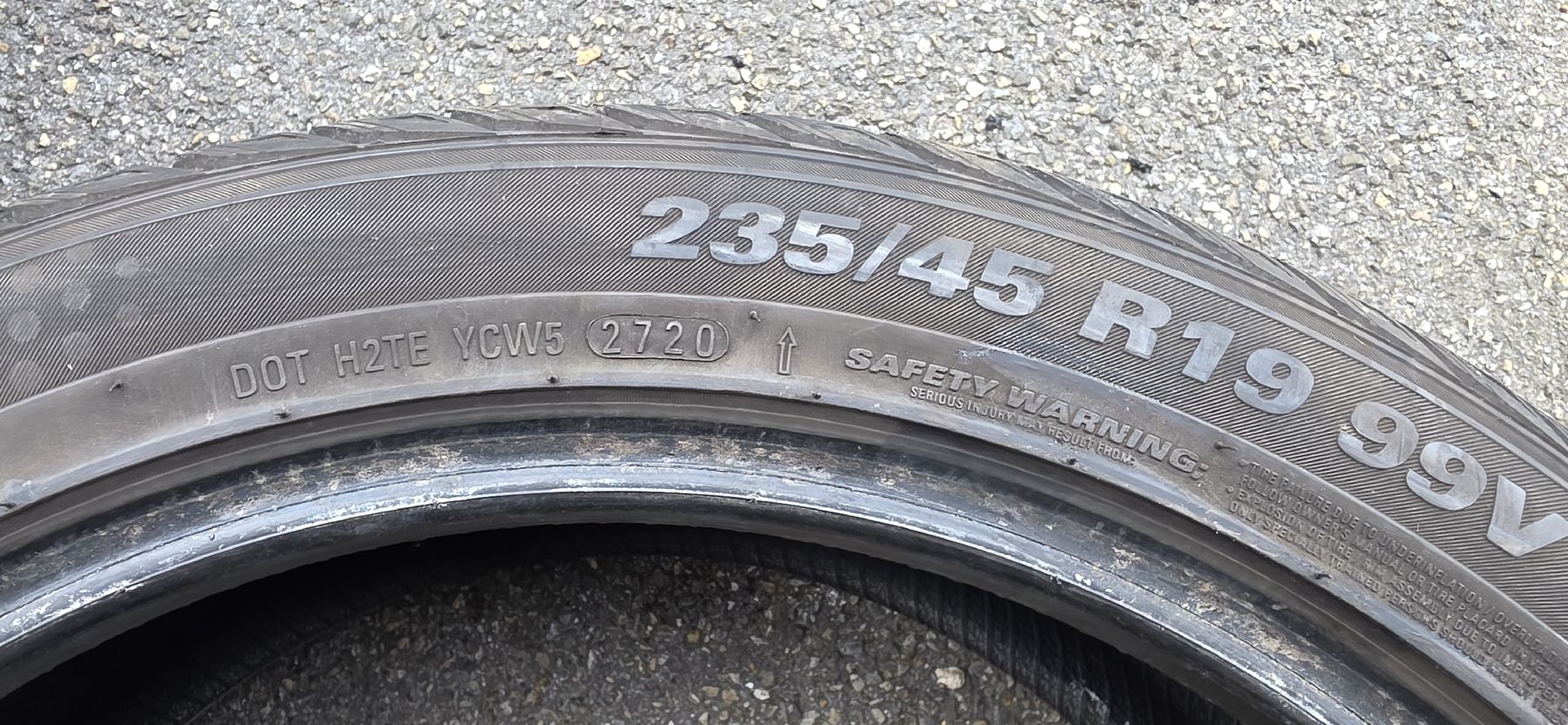 Kumho Pneus & Roues: Winterpneu 235/45/R19 M+S – D'occasion à herzogenbuchsee par jamma01 4