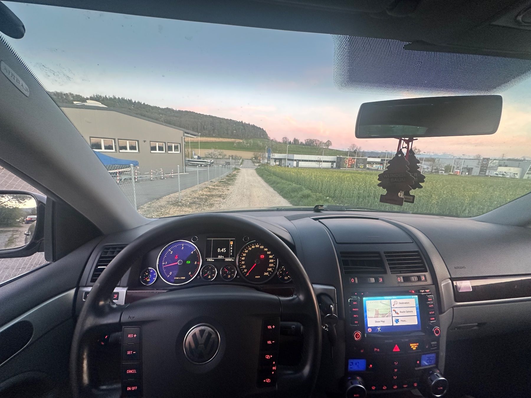 VW Automobili: VW Touareg 2.5 TDI – Usato da Gals venduto da aya_p7pd 8