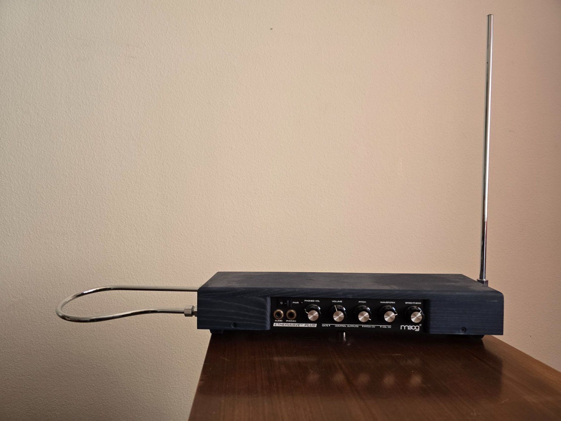 Moog Instruments de musique: Moog Etherwave Plus – D'occasion à Zug par musikundtechnik