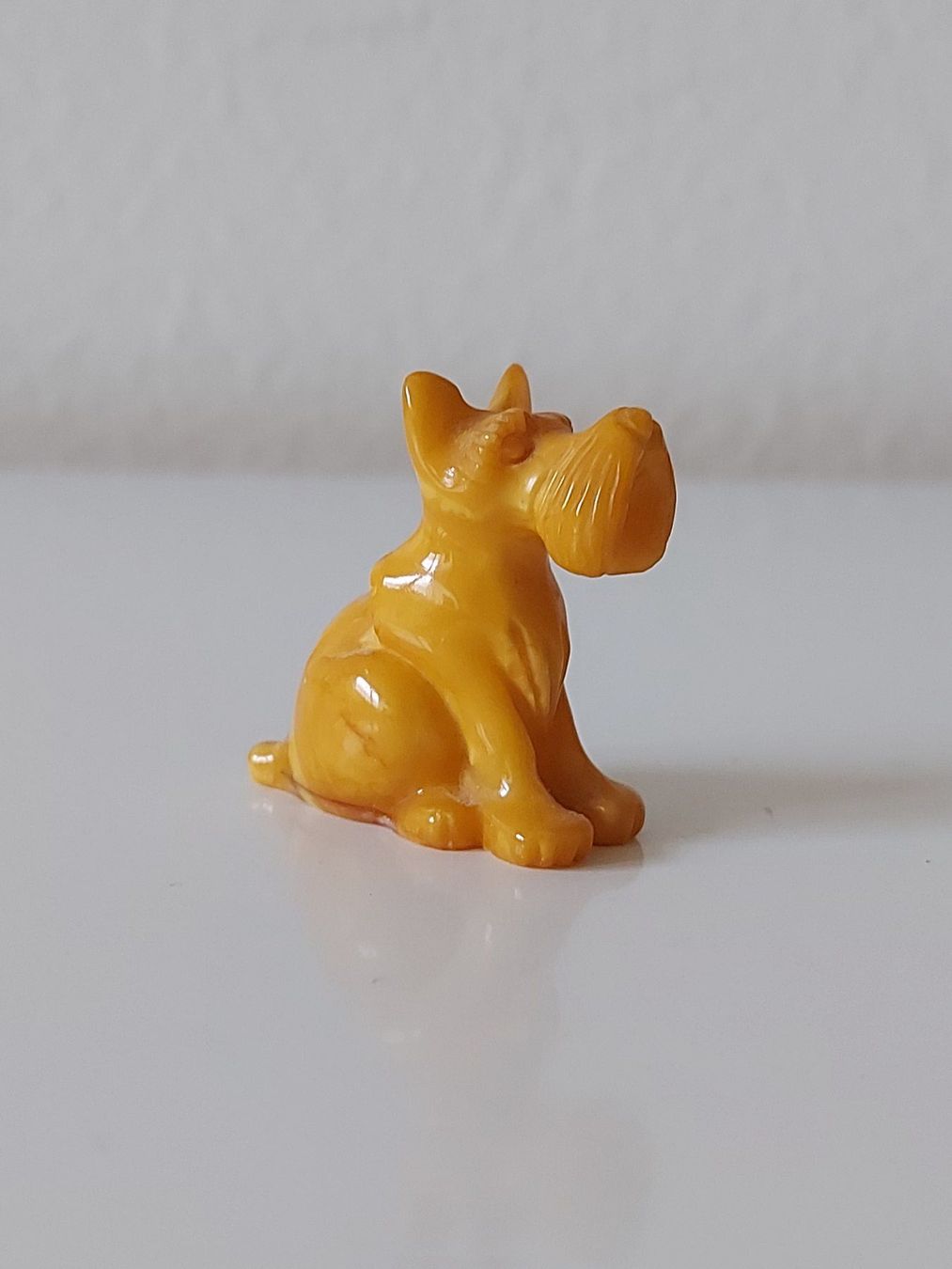 Statuette: Schnauzer  Hund  aus Bernstein  handgeschnitzt – Usato da Zürich venduto da Daniel517 1