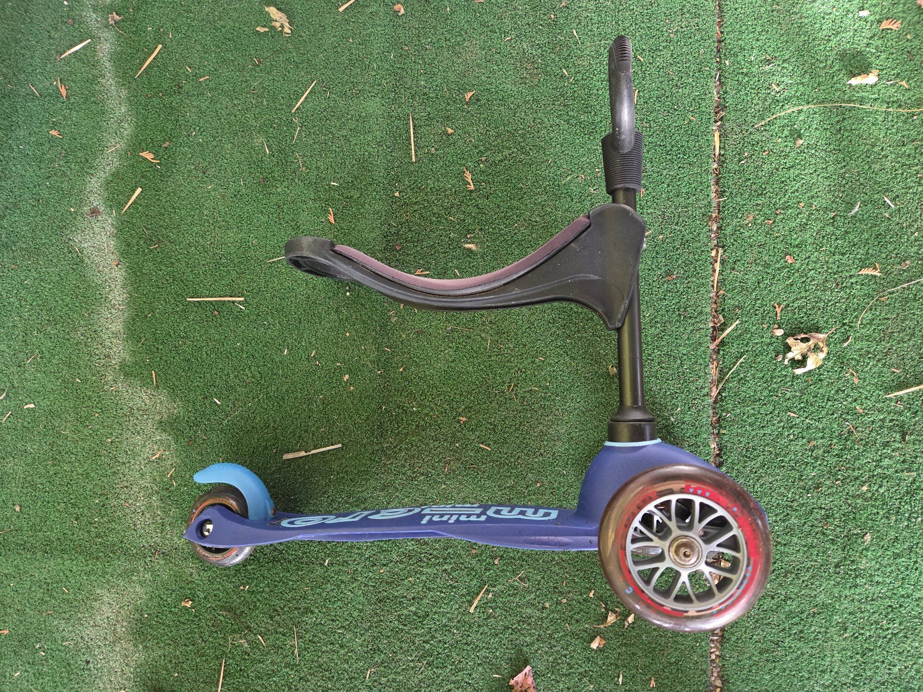Micro Veicoli per bambini: Trottinette enfant Micro Mini bleue – Usato da Territet venduto da Cenh 1