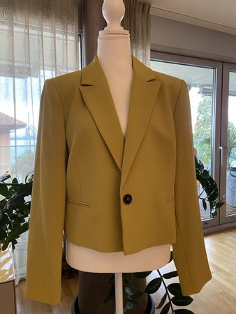 Veste neuve taille 44 style cropped