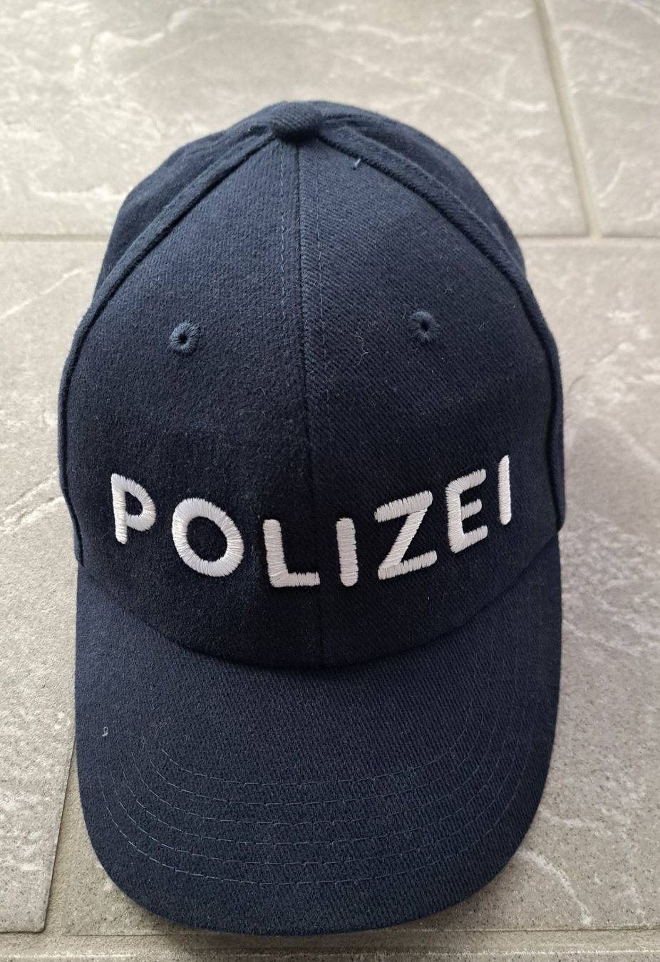 Copricapi, berretti & cappellini: 1 Polizei-Wintermütze / 1 Polizei Cap – Usato da Bellikon venduto da cebas23 6
