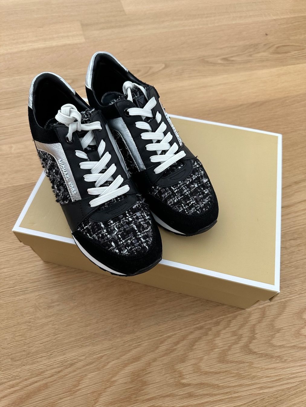 Michael Kors Scarpe da donna: Sneakers Michael Kors – Usato da Rickenbach b. Wil venduto da iah_pg6d