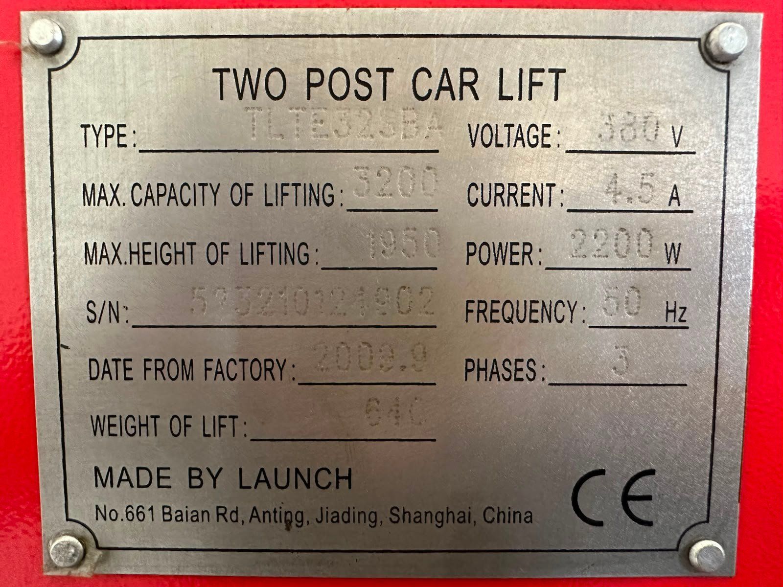 Piattaforme elevatrici & Crick: LAUNCH 2-Säulen-Autolift / Hebebühne 3,2 t, 380 V – Usato da Klingnau venduto da leobox 2