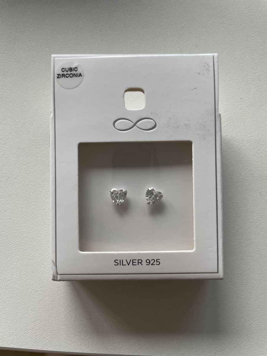 Orecchini pendenti & Orecchini a lobo: Silver 925 Heart Stud Earrings new – Nuovo e nell'imballaggio originale da Basel venduto da mamushka21 1