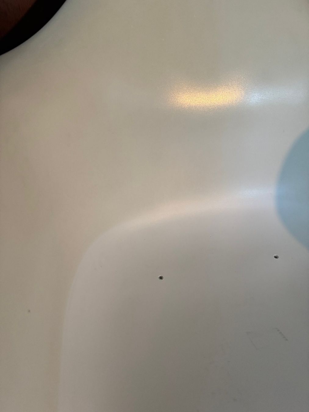 Vitra Chaises: 2 Original Vitra Eames Plastic Armchair weiss – D'occasion à Zürich par BootmakerforKings 1