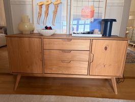 Schönes Sideboard im Skandi-Stil