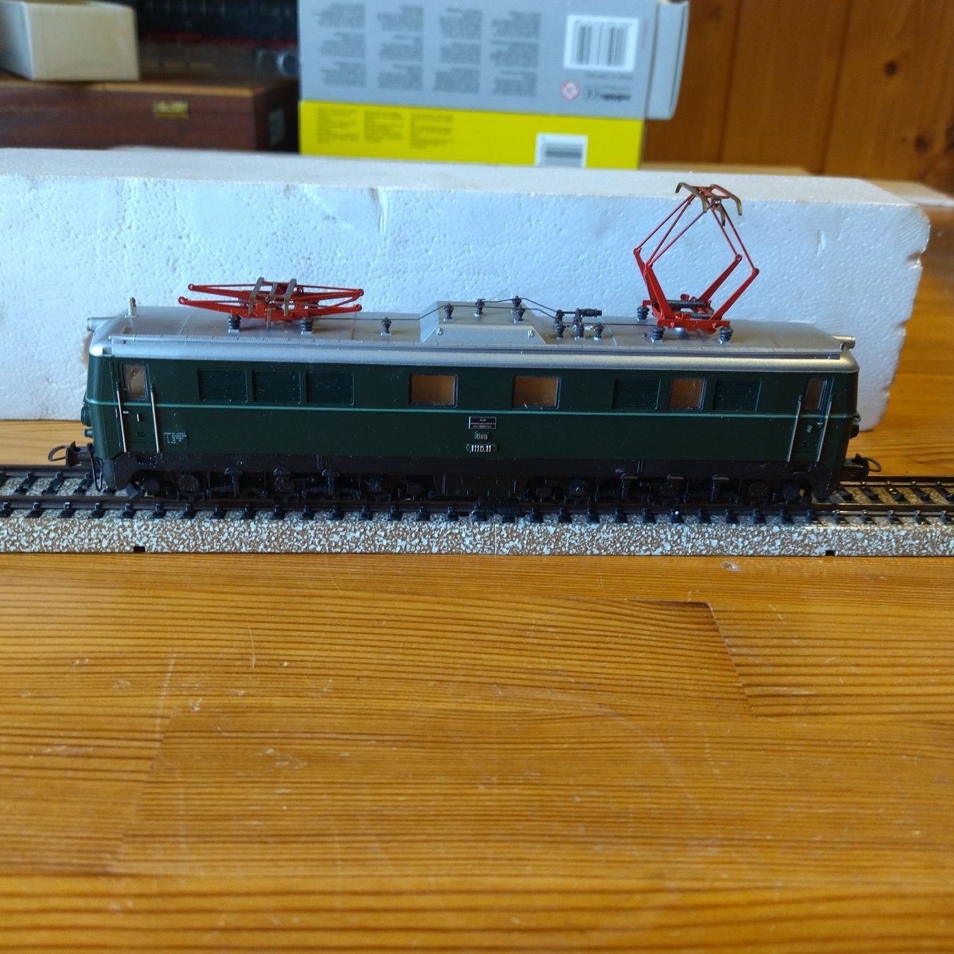 Roco Trains électriques: Roco Lok 04198A (835) – Défectueux à Basel par BeanieUp 1