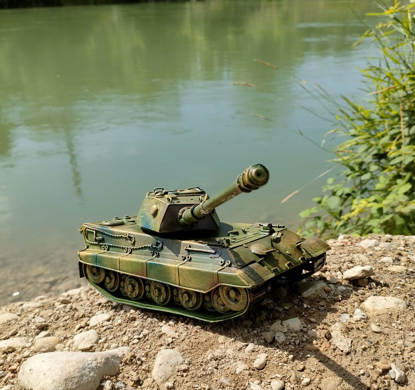 Kits de montage: Panzer Königstiger aus Blech handgefertigt – Neuf (Voir description) à Langendorf par Blechfahrzeuge 1