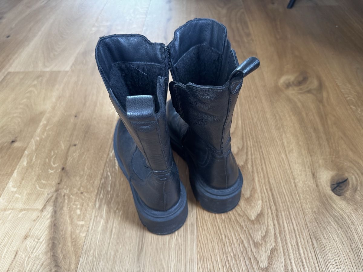Damenschuhe: Schwarze Boots (Grösse 39) – Gebraucht aus Gränichen von laurahoerdt 2