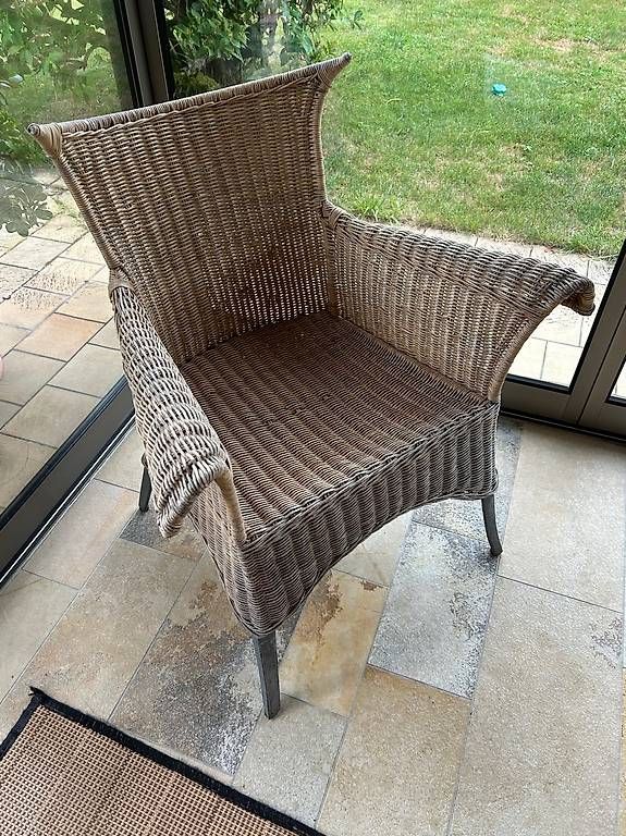 Stühle: Rattanstuhl – Gebraucht aus Galgenen von Hacega