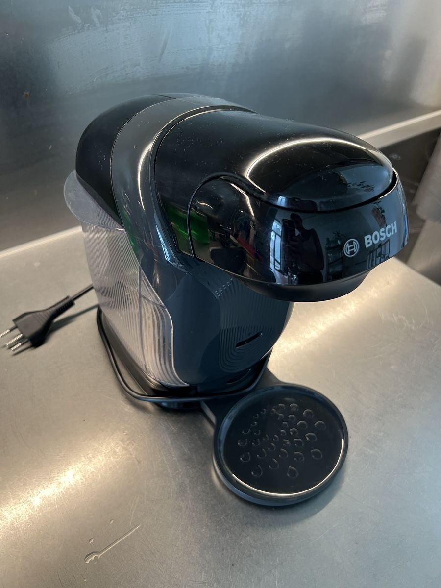 Bosch Kaffeemaschinen & Espressomaschinen: Bosch Tassimo coffee machine +2x reusable coffee pods – Gebraucht aus Zürich von Mariia_burlachenko 6