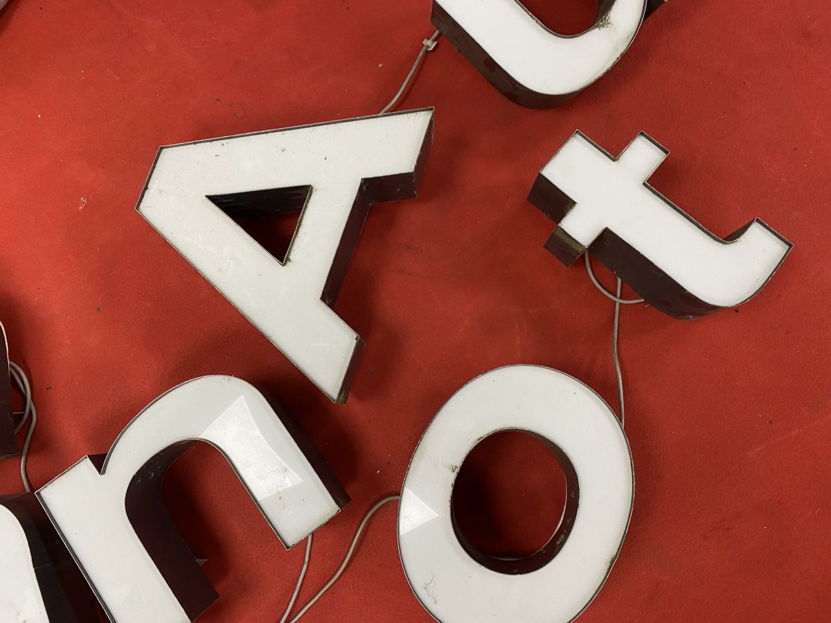 Tutte le decorazioni: 11 Leuchtbuchstaben  – Difettoso da Hägglingen venduto da Karin0802 4