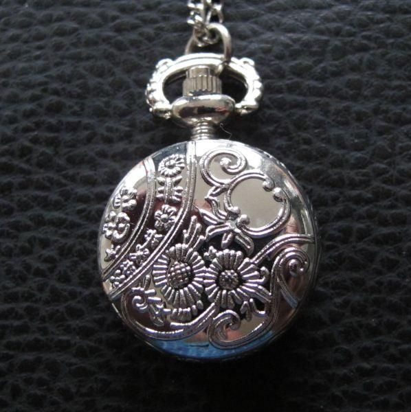 Uhren: Umhängeuhr Umhänge-Uhr Steampunk – Neu (gemäss Beschreibung) aus Schwanden GL von UHRKNALL 2