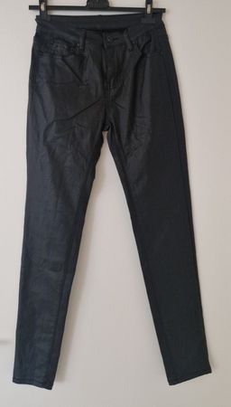 PANTALON EN SIMILICUIR 