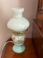 Nostalgische Tischlampe mit Blumemuster - Vintage Look!