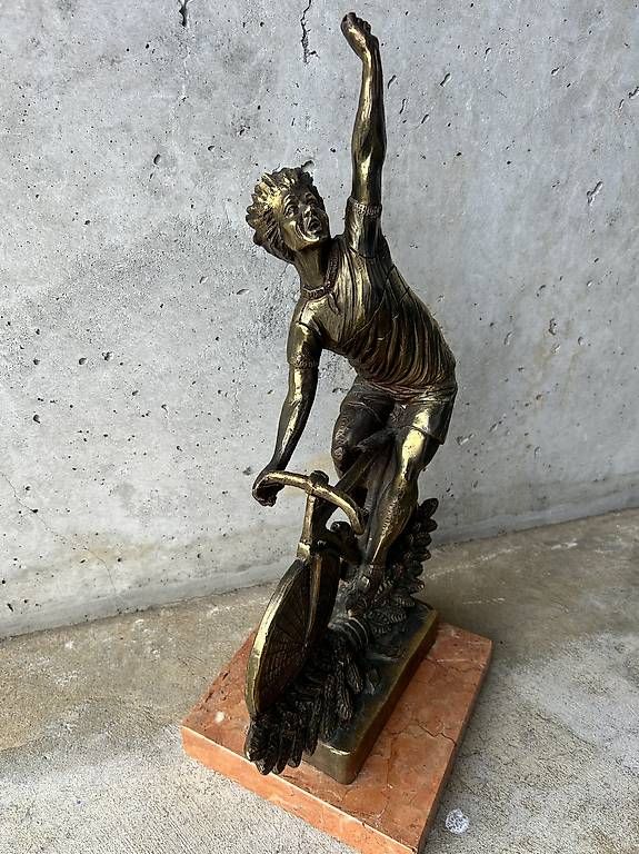Statuette: Velofahrer in Siegespose – Usato da Stetten SH venduto da nikola97 4