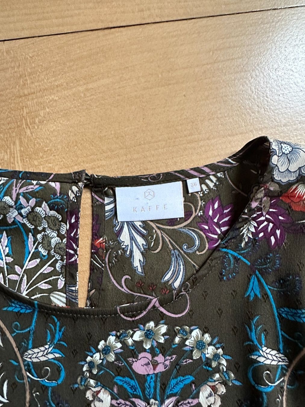 Kleider: KAFFE - Kleid taupe geblümt 36 – Gebraucht aus Zürich von Diazaio 3