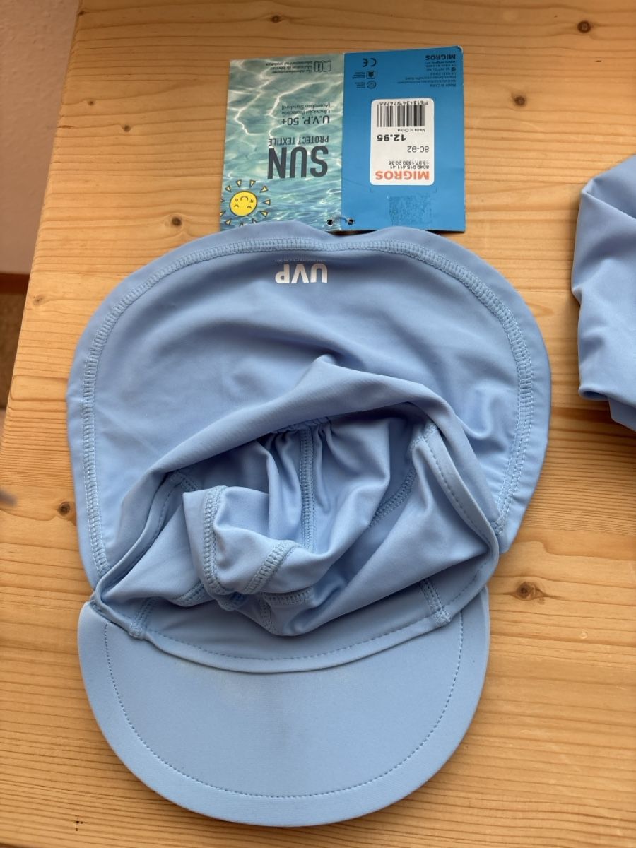 Migros Mützen & Schals: Badeleibchen UV u Hut neu – Neu (gemäss Beschreibung) aus Hombrechtikon von ufpasse 1