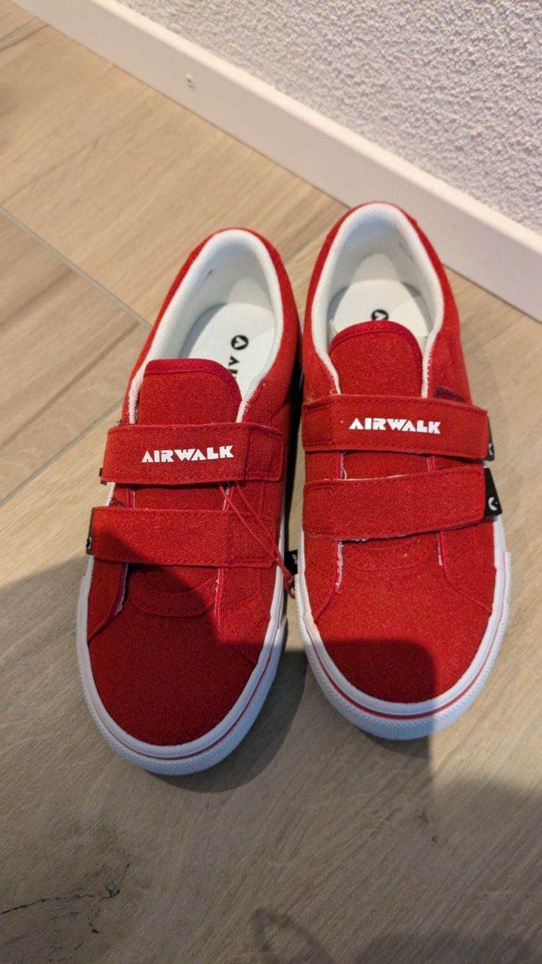 Scarpe per ragazzi: Neuer Airwalk Sneaker - Gr. 33 – Nuovo (secondo la descrizione) da Staufen venduto da Fleby84 1