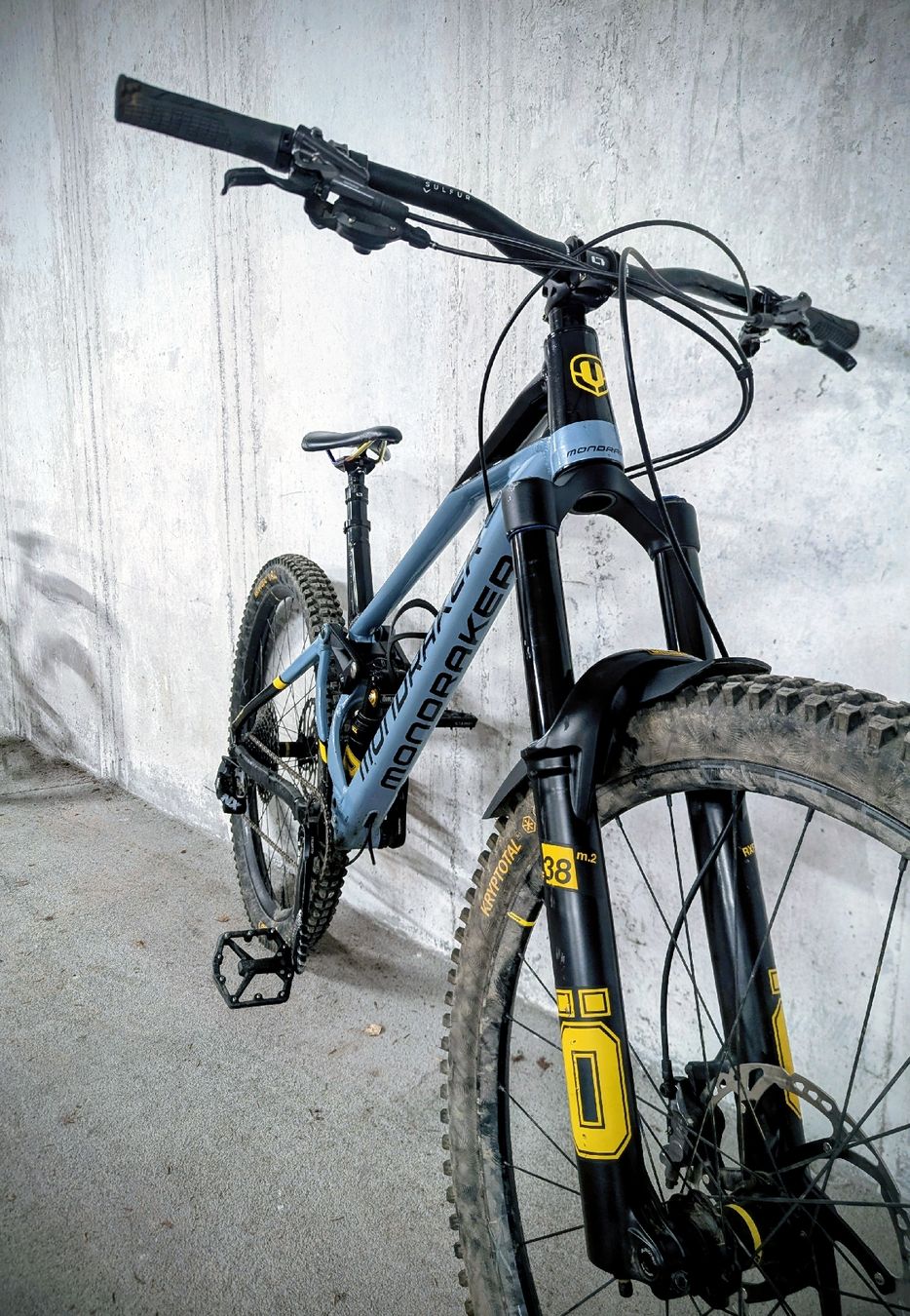 Mondraker Velos: MONDRAKER SUPERFOXY OHLINS 2022 – Gebraucht aus Lenzerheide/Lai von 9ag_zh6b 4