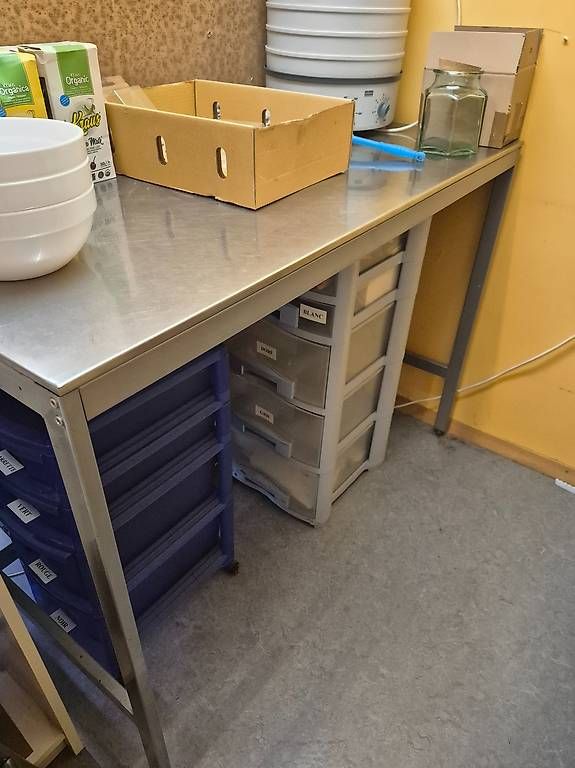 Tavoli: Table inox – Usato da La Chaux-de-Fonds venduto da lgdm 2