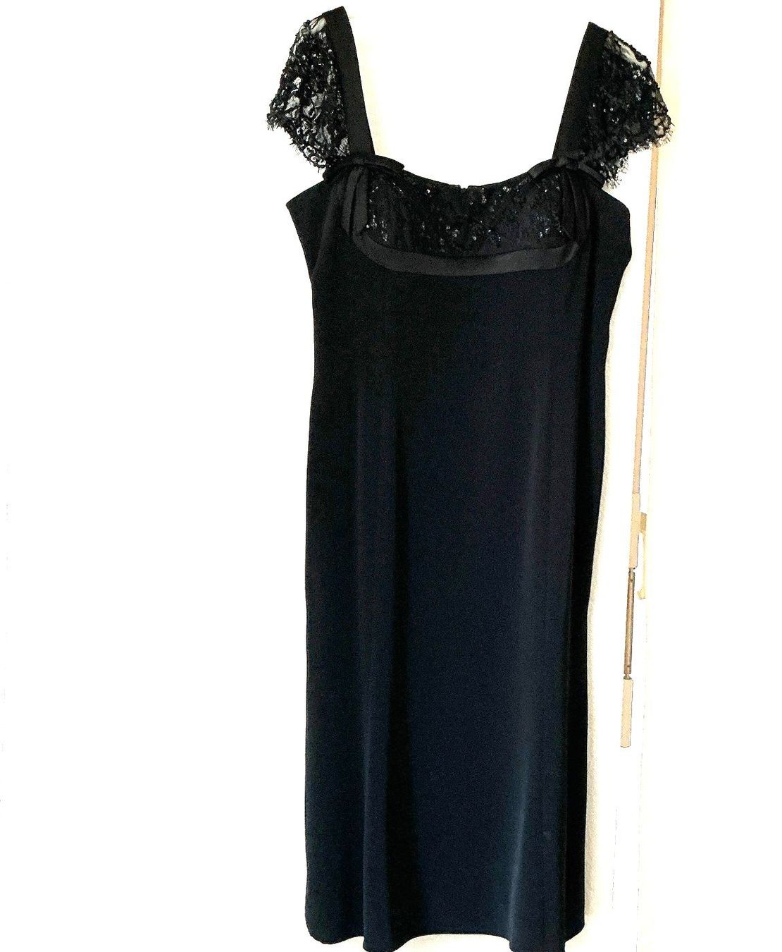 Kleider: Elegantes schwarzes Abendkleid mit Spitze – Neu (gemäss Beschreibung) aus Baar von leo_j8vl 2