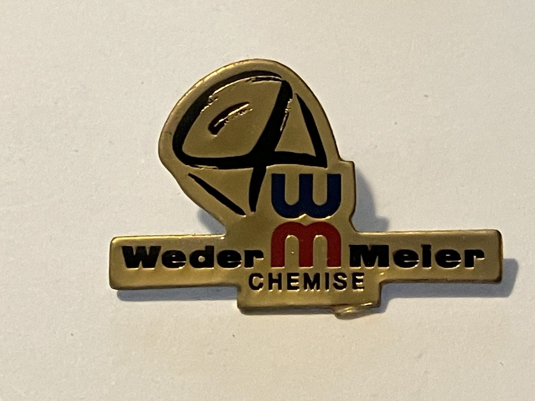 Placchette & Badge: 1 Pin Weder Meier Chemise – Usato da Basel venduto da djwwpp