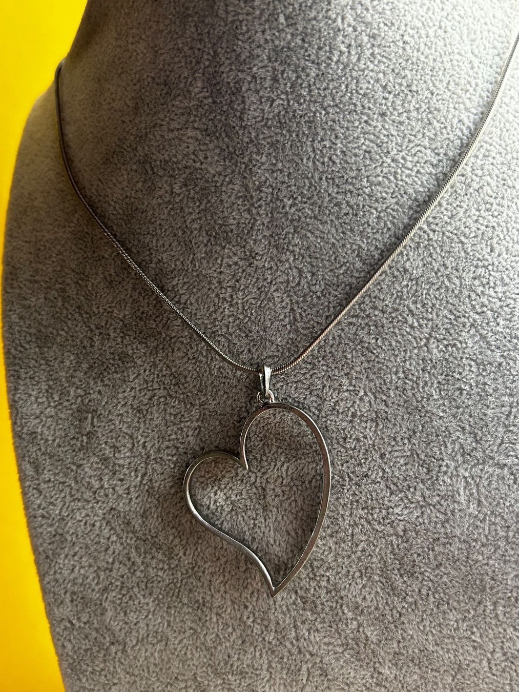 Ketten: Herz-Collier, Schlangen-Kette, Anhänger 40cm – Gebraucht aus Laufen von Bellavitaboom 8