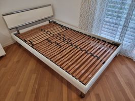 Robustes Bettgestell inkl. Lattenrost 120x200 cm