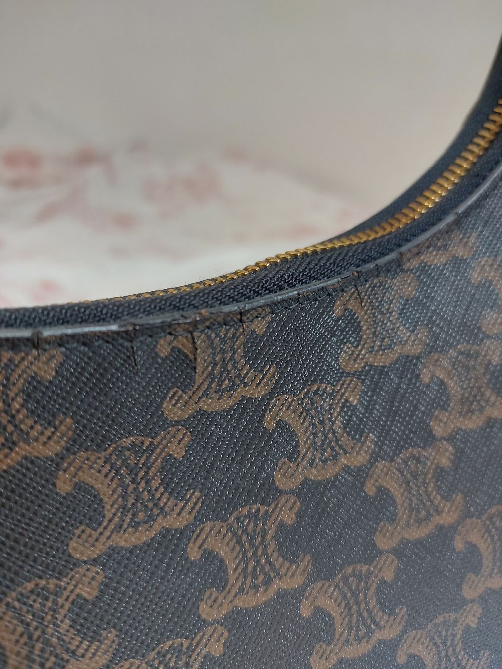 Celine Taschen für Damen: Sac Céline Ava toile Triomphe – Gebraucht aus Lausanne von Super-cerise 7