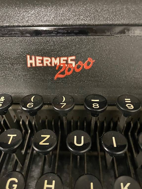 Macchine da scrivere: Schreibmaschine Hermes 200 – Usato da Abtwil SG venduto da N.September 1